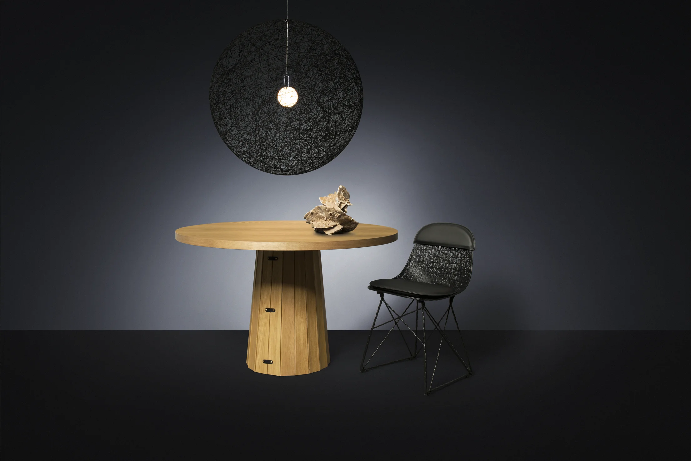 Haiku with Container table Bodhi and Random light and Carbon chair 